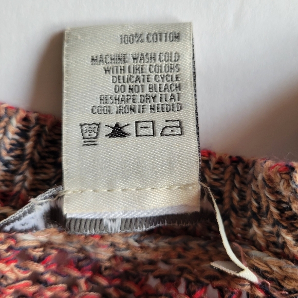 American Rag Crochet Sweater. - Picture 10 of 10